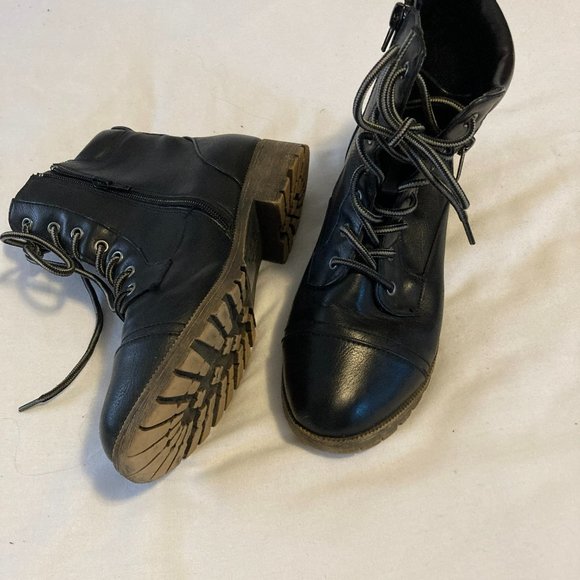 Jellypop Shoes - Jellypop lace up boots, size 7 1/2, black leather